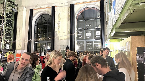 Networking auf der Social Impact Night2 im Dezember 2024