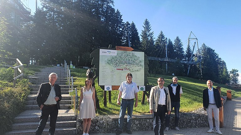 Bernhard Joachim, Marina Boll (Leiterin Scheidegg-Tourismus), Ulrich Pfanner (1. Bürgermeister Markt Scheidegg), Klaus Holetschek, Alexander Unold (Betriebsleiter skywalk allgäu) und Thomas Schmoltner (Geschäftsführer skywalk allgäu und Fachklinik Prinzregent-Luitpold)