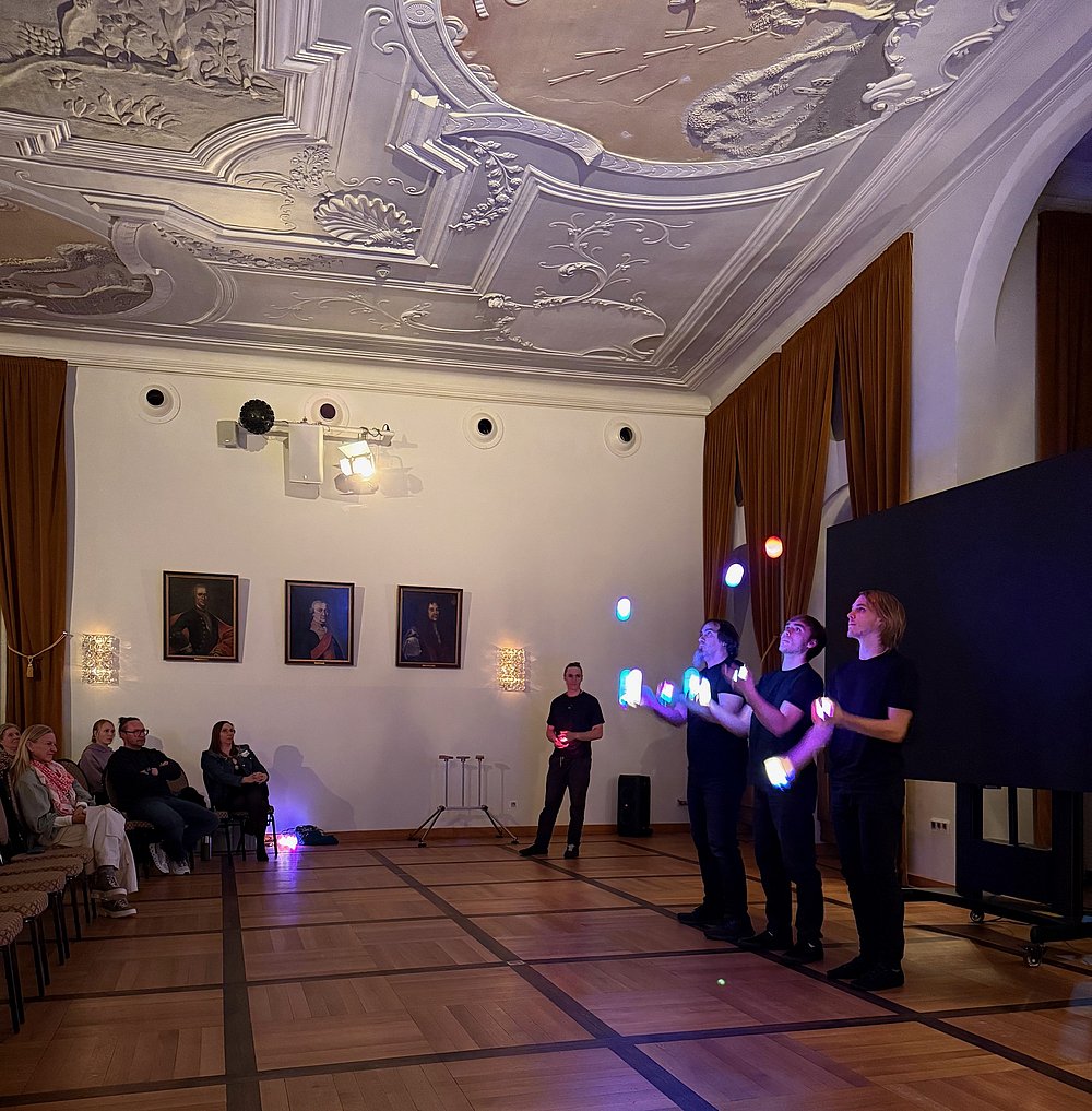 Aufführung vom Jonglierwerk im Schlosssaal in Immenstadt