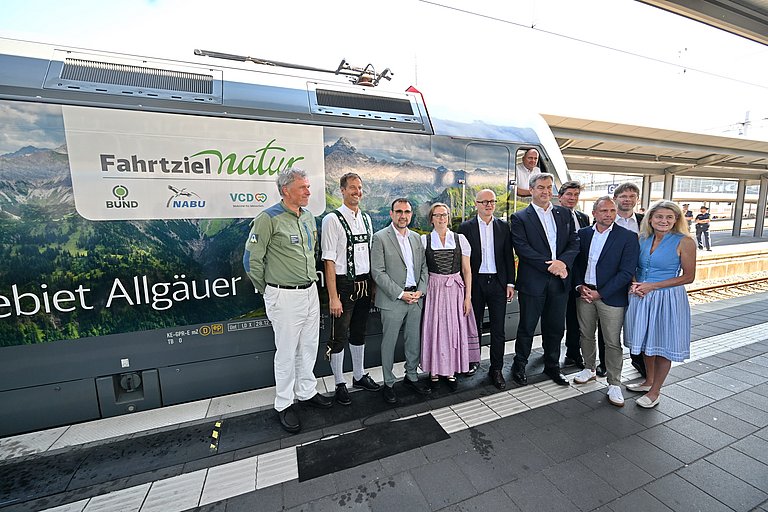 Großer Bahnhof für das Fahrtziel Natur ins Allgäu