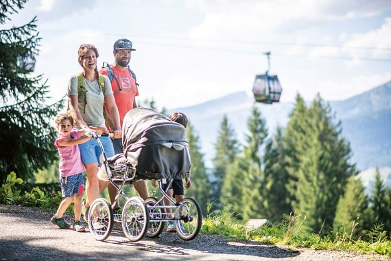 Wandern mit der Familie© OBERSTDORF·KLEINWALSERTAL BERGBAHNEN
Fotograf: Dominik Berchtold