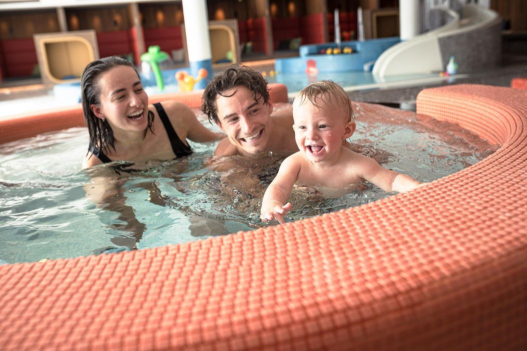 Kinderhotel-Allgaeuer-Berghof-Kinderbecken-3