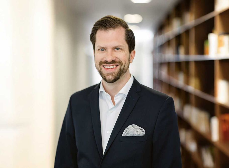 Dr. Marc Maisch