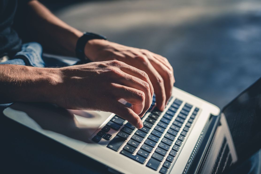 Arbeiten am Laptop