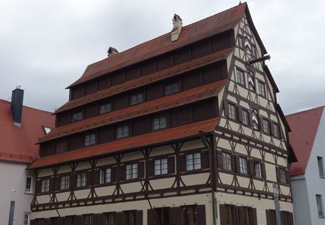 Filmlocation Memmingen, Seitenansicht Siebendächerhaus