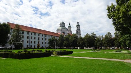 Filmlocation Kempten, Hofgarten mit Blick auf Residenz und Basilika