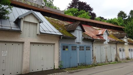 Filmlocation Memmingen, Garagen bei roter Kaserne